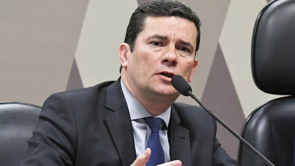   O ministro da Justiça, Sérgio Moro, deve comparecer ainda hoje (02) para uma audiência na Comissão de Constituição e Justiça (CCJ) da Câmara dos Deputados para explicar as mensagens atribuídas a ele em conversas com procuradores da Operação Lava Jato.