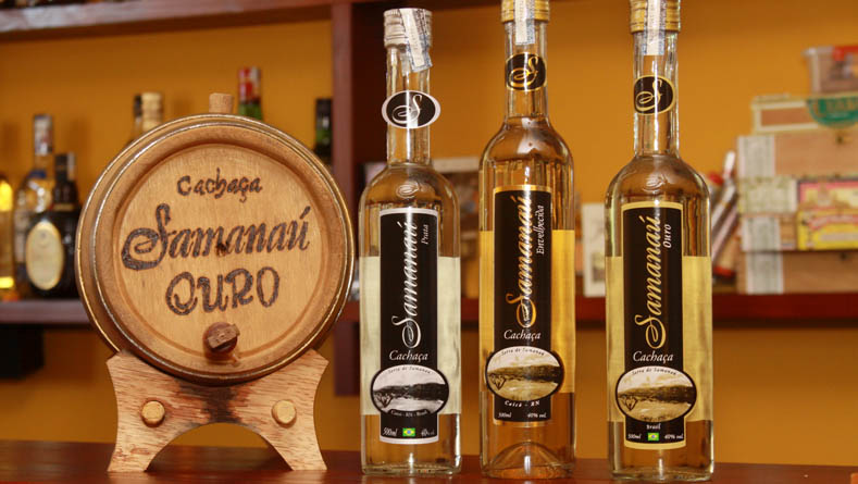 Imagem 1 -  Do RN para o mundo: Samanaú é eleita a melhor cachaça envelhecida do mundo. A cachaça é produzida na cidade de Caicó. Ela ganhou medalha de ouro da revista americana Tastings, que é especializada em degustação de bebidas alcoólicas de todo o mundo, e foi descrita como ‘excepcional’ pelos jurados do prêmio, que aconteceu em Chicago, nos EUA.