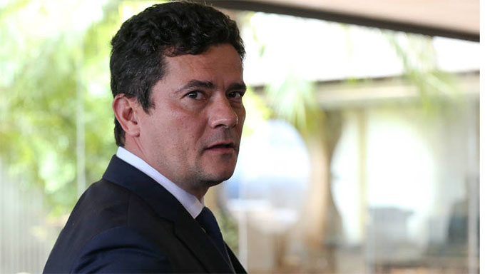  Ministro Sérgio Moro pede afastamento do cargo ""para tratar de assuntos particulares” por uma semana