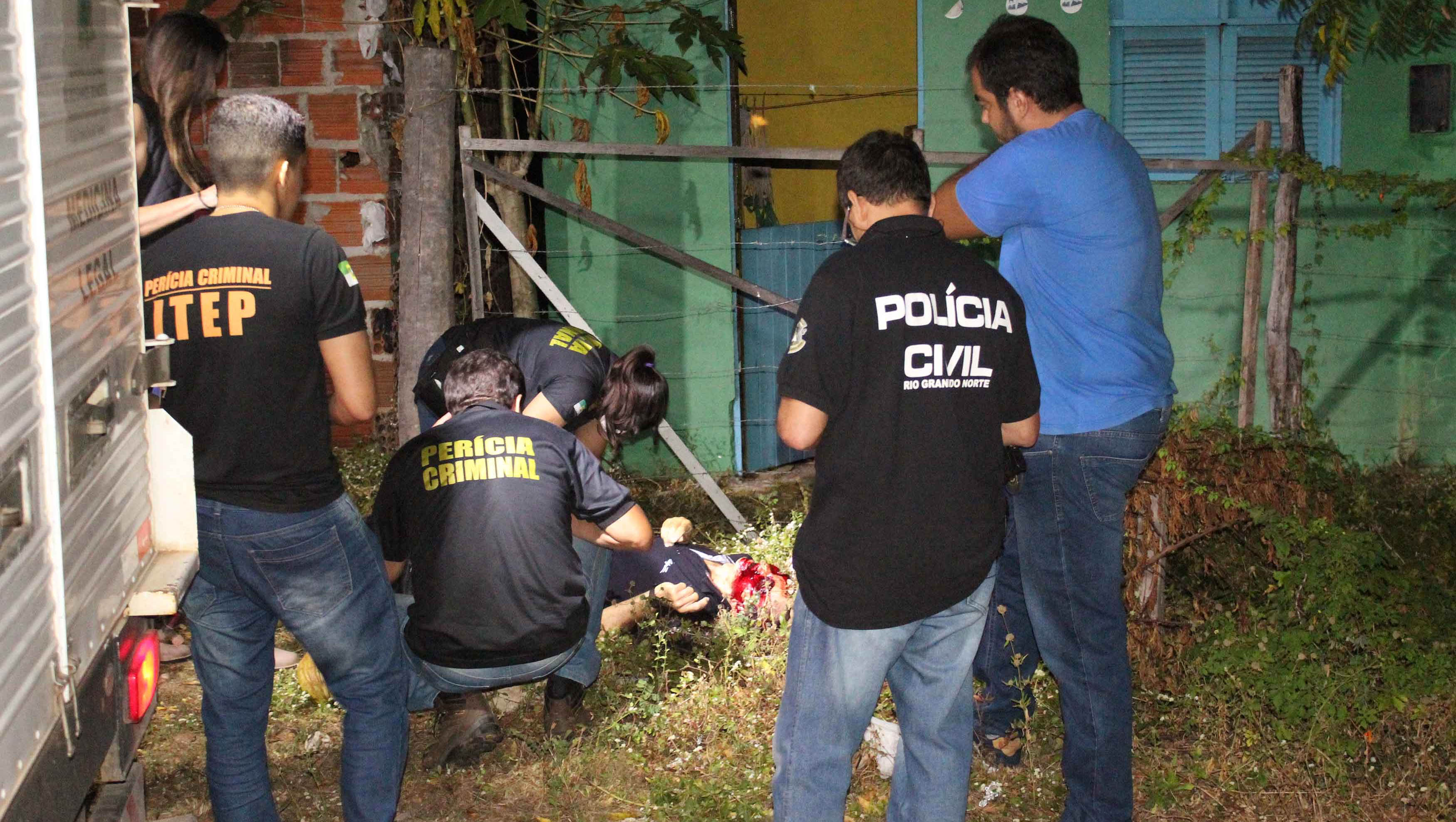   O Corpo de Dedé foi removido para exames na sede do ITEP, em Mossoró
