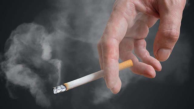   O hábito de fumar é responsável por doenças como o câncer na boca, faringe, laringe e esôfago e por infecções respiratórias e alergias.