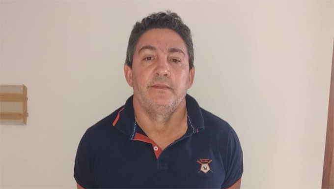   O suspeito estava com certa quantia em dinheiro, trafegando num Corolla preto, ano 2018, em Patu, quando foi abordado pelos policiais. 