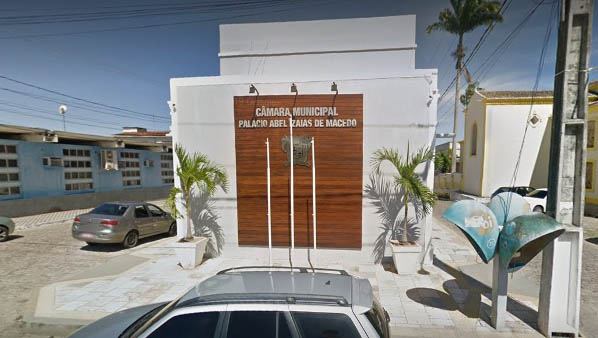   Câmara de São José do Mipibu deve exonerar comissionados e realizar concurso. A determinação foi feita pelo TCE/RN. O certamente deve ser realizado em um prazo de 180 dias e os ocupantes de cargos comissionados que excedam a quantidade de servidores efetivos devem ser exonerados.