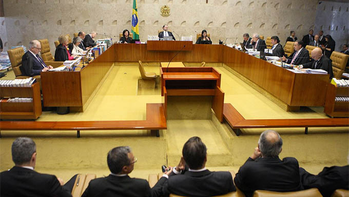   Por maioria, o Supremo Tribunal Federal, barrou a transferência de Luiz Inácio Lula da Silva da carceragem da Polícia Federal de Curitiba, no Paraná, para o Presídio de Tremembé, no interior do Estado de São Paulo.