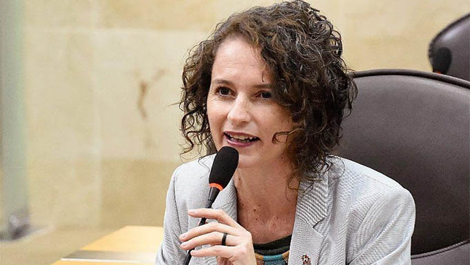   Isolda Dantas, deputada estadual, preocupada com a impunidade nos casos de feminicídios