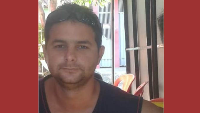   David Kennedy abriu o portão para os pedreiros reformar sua casa e teria sido surpreendido pelos assaltantes