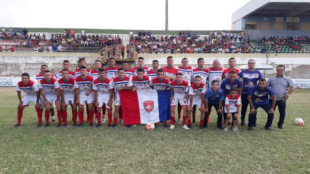 Imagem 1 -  Com 95% dos jogadores prata da casa, o Serra do Mel Esporte Clube sagrou-se campeão da Copa Oeste 2019, após o jogo final realizado na tarde deste domingo (18), contra o UFC de Upanema, no Estádio Nogueirão, em Mossoró-RN.