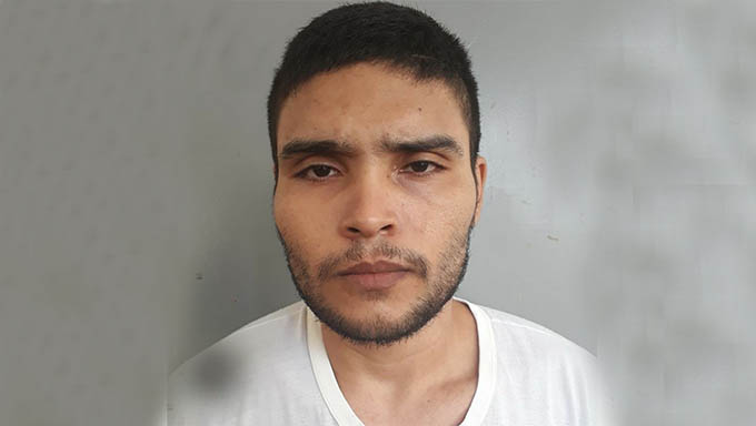   O preso de justiça Pedro Henrique Alves Barbosa, conhecido por Predador, de 26 anos, armada com um revolver calibre 32 e se deslocando numa motocicleta roubada, tentou praticar um assalto no Centro de Mossoró e terminou baleado.