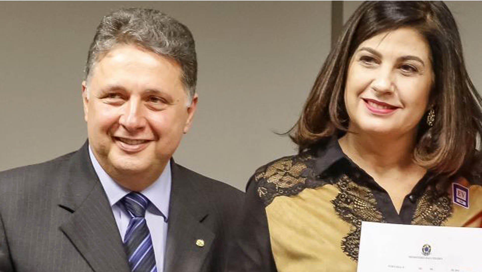   Casal de ex-governadores, Anthony Garotinho e Rosinha Matheus são preso em operação do MP no Rio