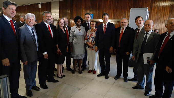   A abertura oficial do evento contou com a presença da ex-presidenta Dilma Rousseff e dos ex-candidatos à Presidência Fernando Haddad (PT) e Guilherme Boulos (PSOL). 