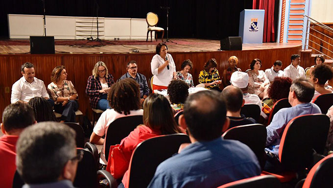   Governadora Fátima Bezerra: "O diálogo. Da mesma forma que dialogamos com os trabalhadores, dialogamos com a classe empresarial, dialogamos com as pessoas de todas as raças e credos" 
