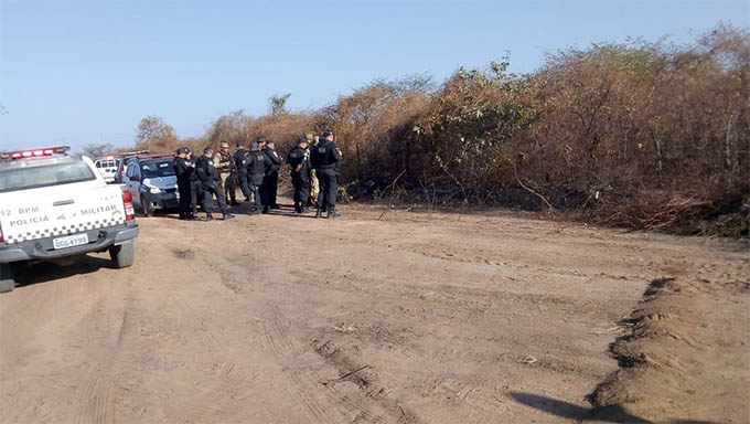   Corpos foram encontrados carbonizados as margens de uma estrada de barro de acesso da BR 110 ao assentamento Frei Damião