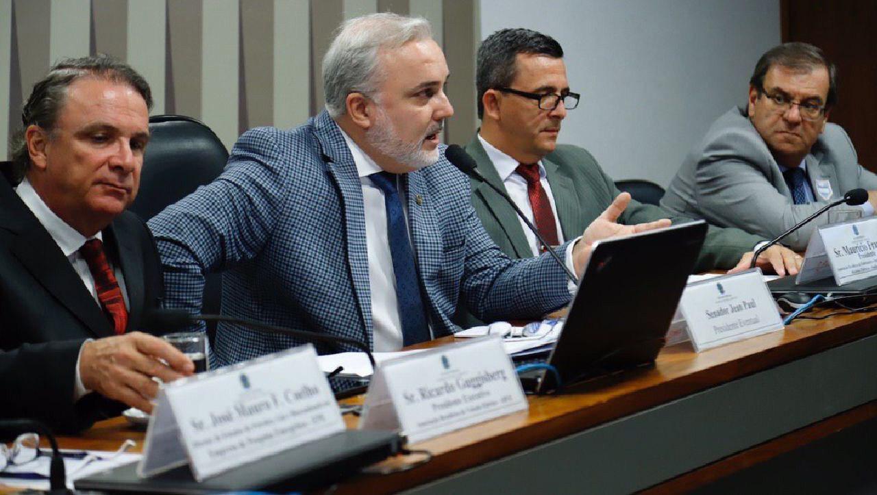   Especialistas defendem uso de biocombustíveis e veículos elétricos para redução do CO2.