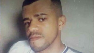   Moisés foi baleado com tiro de 12 na cabeça quando caminhava na rua onde mora no bairro Sumaré e faleceu no início da manhã deste sábado no HRTM