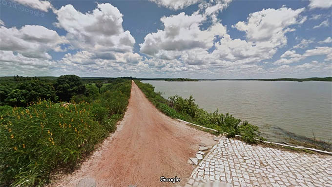 Imagem 1 -   A barragem pública do Pataxó, que tem capacidade de acumulação de 15 milhões de metros cúbicos de água, hoje está com quase 70% de capacidade. Fica no município de Ipanguaçu foi projetada e construída pelo DNOCS em 1953.