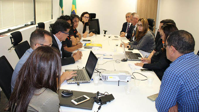   Representantes dos policiais civis e do Governo do Estado negociaram por todo o dia desta terça-feira e voltam a sentar a mesa de negociação na próxima quinta-feira