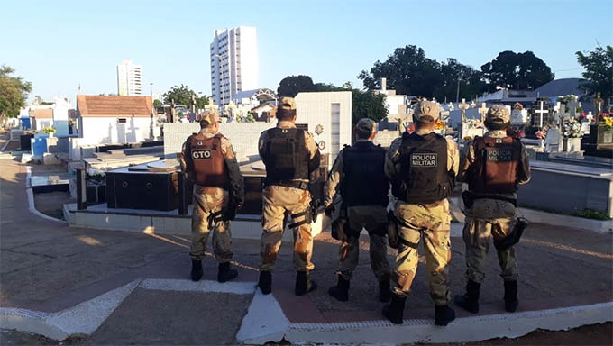   A operação cumpre mandados de prisão preventiva e de busca e apreensão tanto com relação a gestão do Cemitério São Sebastião como com relação ao Cemitério Novo