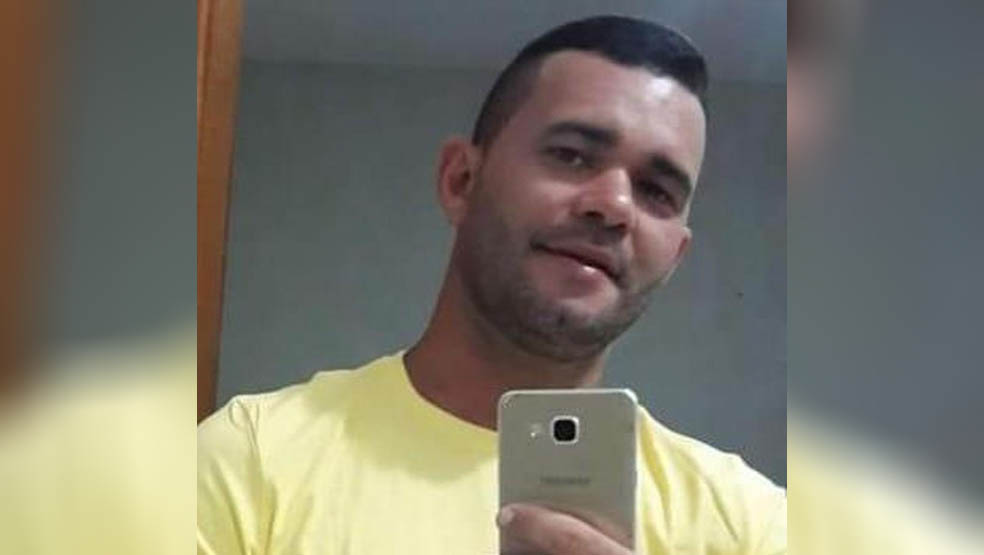 Imagem 1 -  A Polícia Militar da cidade de São Miguel não têm dúvidas de que o vendedor de carros Paulo Roberto da Silva, o Leo, de 36 anos, foi quem realmente efetuou o disparo no de Renata Ranyelle. Quem tiver informações que possam ajudar a localizá-lo pode denunciar, anonimamente, pelo 181.