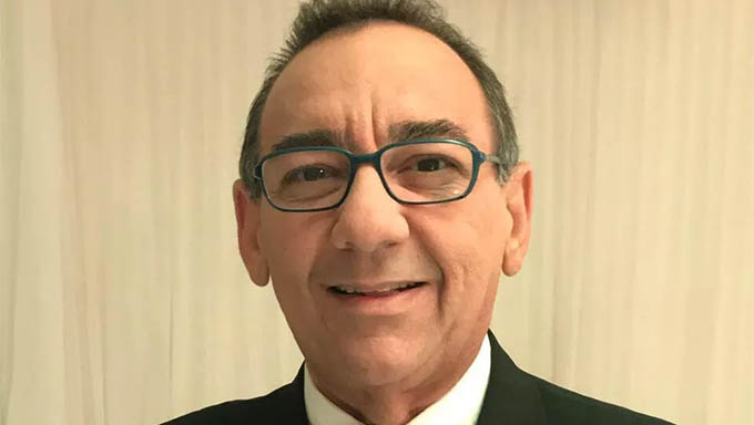   Morre aos 57 anos o ex-deputado federal Paulo Wagner. De acordo com uma nota de pesar divulgada por um tio de Paulo, ele teve um infarto fulminante, por volta das 23h deste domingo (29), em seu apartamento, em Nísia Floresta.