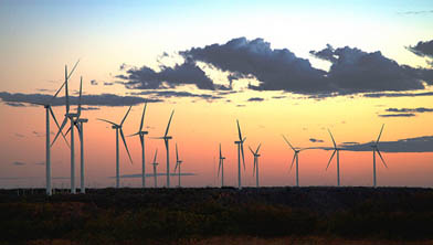   BNDES vai financiar projeto eólico no valor de R$ 1,3 bilhão na Paraíba. O complexo contará com 12 doze parques eólicos e terá capacidade instalada de 370,8 MW, o suficiente para abastecer cerca de 840 mil domicílios. Estima-se que durante a fase de construção, que deve durar até 2022, sejam gerados 1.000 empregos diretos e 300 indiretos.