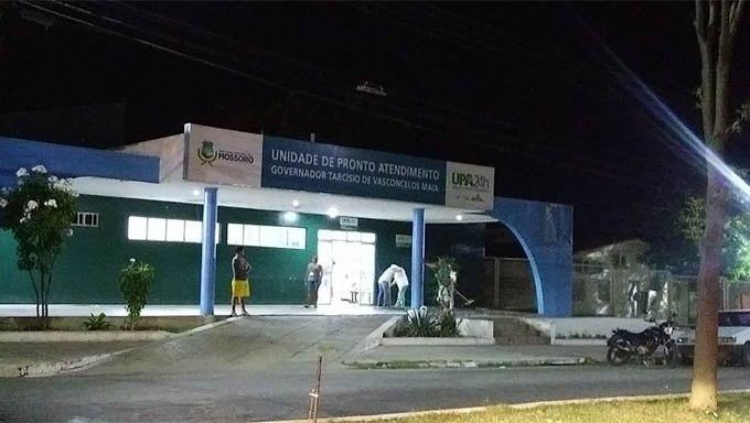   Primeiro atendimento foi na UPA, do Alto São Manoel. Um adulto, que seria pai da criança, também teria sido baleado nas costas, altura da cintura. Os dois foram transferidos pelo SAMU para o Hospital Regional Tarcísio Maia.