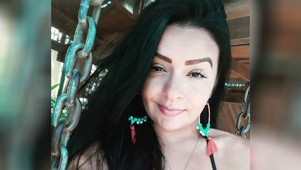   Renata Kelly de Souza Dutra, de 32 anos, morreu na noite da quarta-feira (22), após dar entrada no Hospital de Pau dos Ferros com febre e bolhas pelo corpo. A princípio, acreditava-se que a jovem havia morrido devido a complicações causadas por uma picada de escorpião que ela havia sofrido no sábado (17), mas o laudo oficial do Serviço de Verificação de Óbitos apontou que morte foi causada por Meningite Meningocócica, causada por um bactéria.