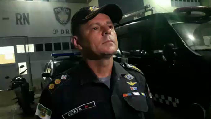   Tenente Coronel Walmare Costa recebeu a imprensa logo após o ocorrido e confirmou os fatos