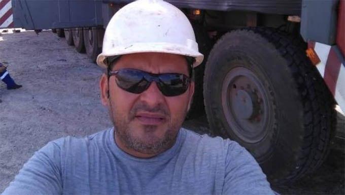 Imagem 1 -  Gilvan Freire pilotava um guindaste movendo peças de torres eólicas de um local para outro quando a máquina virou e ele morreu prensado no município de Serra do Mel