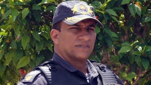   MPF denuncia tenente-coronel da PMRN apontado como líder de organização criminosa. André Luis Fernandes e mais onze pessoas foram denunciadas nesta quinta-feira (6). Eles são apontados apontados como integrantes de organização criminosa (Orcrim) responsável pelo contrabando aquaviário de cigarros do Paraguai para diferentes regiões do país.