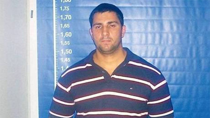   Miliciano Capitão Adriano morre em confronto com a PM na Bahia. Além de acusado de participação na execução de Marielle e Anderson, ele também era acusado de vários outros crimes, inclusive de "rachadinha" no gabinete de Flávio Bolsonaro quando ele era deputado