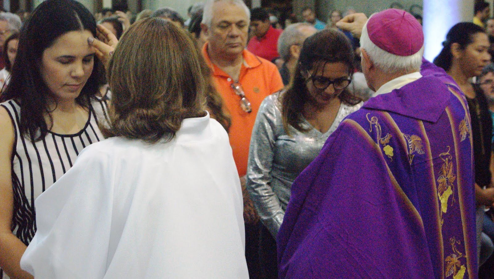   Confira o horário das missas na Catedral de Santa Luzia em Mossoró. De acordo com a Diocese da cidade, no dia 26 de fevereiro serão realizadas duas celebrações, marcando o início da quaresma. A primeira missa será às 17h, presidida pelo Pároco da Catedral, Padre Flávio Augusto, e a segunda às 19h, presidida pelo Bispo Diocesano Dom Mariano Manzana e concelebrada por outros sacerdotes.
