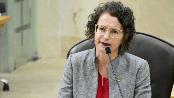   Isolda Dantas esteve reunida com moradores da Maísa domingo passado, ocasião que tomou ciência da gravidade dos casos de violência na comunidade que tem cerca de 18 mil habitantes