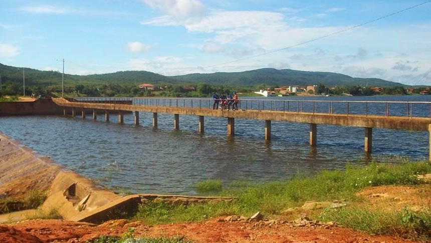   Com chuvas, açude de Encanto chega a 95,59% da sua capacidade total. O Relatório de Situação Volumétrica dos Reservatórios do RN, atualizado nesta quinta-feira (27), aponta que após as recentes chuvas alguns mananciais receberam acréscimo no seu aporte de água. O mais expressivo foi observado na cidade de Encanto, que está a 20cm de “sangrar”.