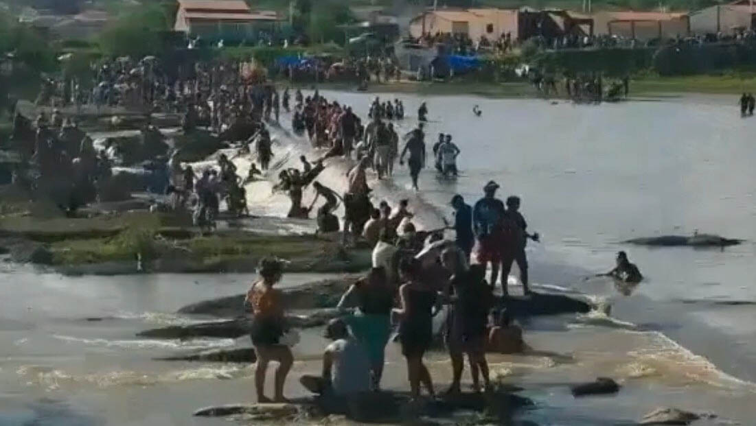   No período de cheia dos mananciais do RN aumenta a procura de pessoa por esse lugares como meio de lazer, por isso, o Corpo de Bombeiros do Estado alerta para o risco de afogamento. “A água turva e escurecida de lagoas e açudes pode esconder muitos perigos como pedras e galhos. O rio, por exemplo, tem muitas armadilhas – redemoinhos, correntezas e buracos. Um descuido pode ser fatal”, explica.