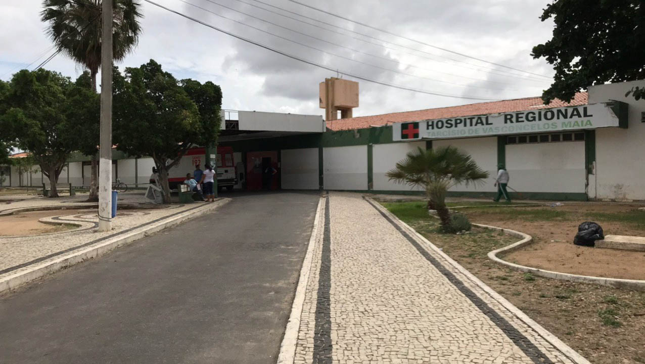   Governo do RN vai antecipar inauguração da ampliação da UTI do Tarcísio Maia. Esta é mais uma medida do governo para o enfrentamento do coronavírus. O hospital de referência, localizado na cidade de Mossoró, passará a contar com 21 novos leitos, passando de 9 para um total de 30 leitos na UTI para atendimento de paciente em estado grave.