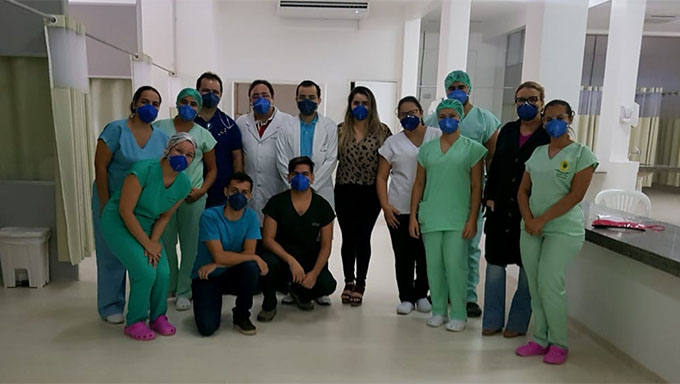 Imagem 1 -  10 novos leitos de UTI do HRTM são oficialmente inaugurados. Primeiro paciente admitido têm 60 anos e está com os sintomas do coronavirus. Foi recebido pela equipe do médico Diego Dantas (foto). Está no oxigênio e os médicos vão avaliar se precisa ou não entuba-lo