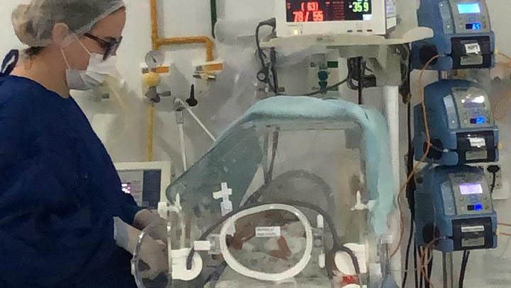   Pediatras de Mossoró cobram da Prefeitura 3 meses de salários em atraso. Os valores são referentes aos trabalhos prestados pelos médicos terceirizados, nos meses de outubro, novembro e dezembro de 2019. “Não queremos ser heróis, queremos respeito”, disseram os médicos por meio de nota emitida nesta quarta-feira (22).