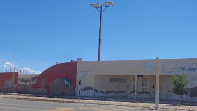   Prefeitura justifica investimento de R$ 200 mil na frente do estádio de Areia Branca: “No entanto, quando a obra artística for realizada, possivelmente se tornará um grande e importante atrativo ponto turístico do município e do estado.”