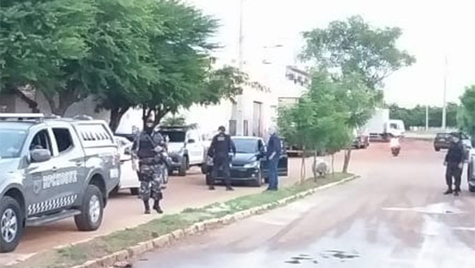   A Operação começou no início da manhã desta quinta-feira, 14, e conta com mais de 100 policiais da Policia Militar e também da Rodoviária Federal; Mais de 15 investigados já foram presos e outros estão sendo procurados pela Policia 