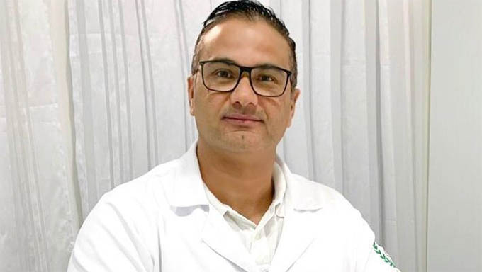   o farmacêutico Cayo Riketh Medeiros de Oliveira, que é especialista neste tipo de análise, fala sobre como fazer, quando fazer, qual tipo de exame para cada fase da covid-19