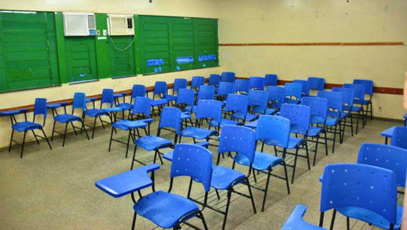   Em entrevista, Fátima diz que aulas no RN podem ser retomada em 14 de agosto. "Temos uma grande preocupação do ponto de vista da aprendizagem. A maior parte dos alunos da rede pública não têm internet, e o Enem tá aí, vai ter Enem. Estamos muito preocupados com isso e a discussão que está sendo feita é para que a gente possa retomar as aulas a partir de 14 de agosto", afirmou a gestora ao Bom Dia RN.