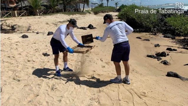   Fragmentos de óleo voltam a aparecer em praias de 6 estados do Nordeste. A informação foi confirmada pela Marinha do Brasil. Apenas os estados do Ceará, Paraíba e Pernambuco, não houve registro de resíduos de óleo. “Até o momento, as amostras analisadas indicam ser o mesmo tipo de óleo que chegou à costa brasileira, em 2019”, afirmou a Marinha por meio de nota.