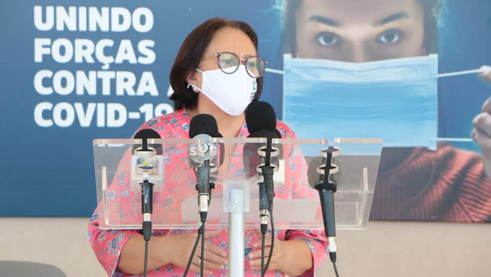   Fátima diz que retomada das atividades econômicas está suspensa no RN. Durante a entrevista coletiva para atualizar os dados da Covid-19 no RN, nesta terça-feira (7) a Governadora disse que a segunda fração fase 1 da reabertura da economia, que seria iniciada amanhã (8), está cancelada devido ao aumento na taxa de ocupação de leitos no Estado, que hoje está em 89,11%.