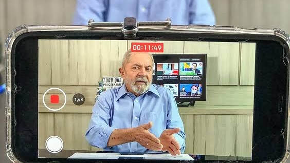   Lula vai conceder entrevista exclusiva ao Super Manhã Difusora nesta sexta, 10. A entrevista, a partir das 9h na Difusora de Mossoró (AM1170krz), será conduzida pelo radialista Haroldo Jácome, e contará com a participação da equipe do programa Política em Debate. A entrevista também será retransmitida pela FM Costa Branca (104,3) e nas redes sociais das duas emissoras.