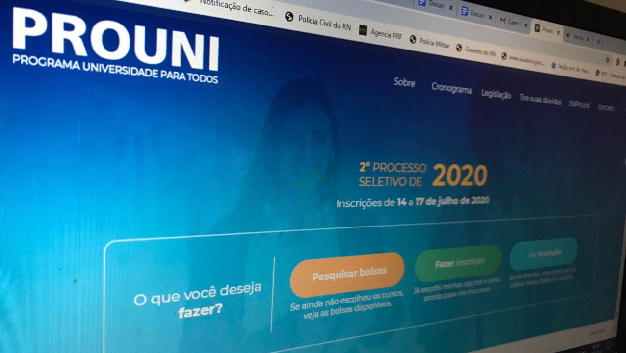   As inscrições para o segundo semestre do Prouni começaram hoje (14) e seguem até a próxima sexta-feira (17), por meio do site programa. De acordo com o MEC, nesta segunda edição do ano, foram disponibilizadas 167.780 bolsas em 1.061 instituições particulares de ensino superior; No Rio Grande do Norte há um total de 1.297 bolsas de estudo entre integrais e parciais.