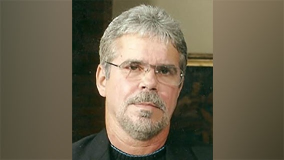   Morre aos 67 anos o professor e economista mossoroense Carlos Escóssia. Ele lutava contra um câncer no fígado há cerca de 6 meses. Segundo informações de amigos próximos, o economista faleceu por volta das 14h50, em casa, onde passou seus últimos dias na companhia dos quatro filhos.