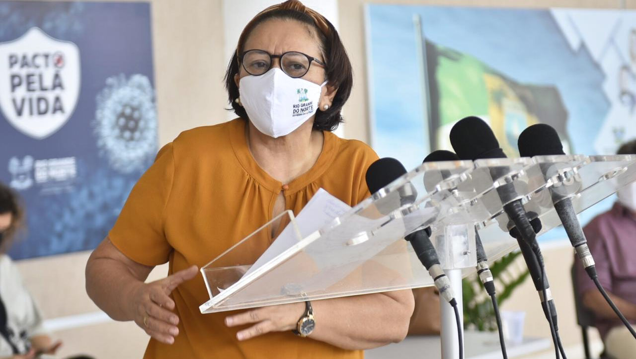   Fátima diz que “o mais prudente é prorrogar suspensão das aulas" no RN. A data indicativa para o retorno das aulas no Rio Grande do Norte, prevista no último decreto para 17 agosto, não deverá se confirmar. De acordo com a Governadora, “só com ambiente seguro do ponto de vista sanitário é que podemos voltar às atividades".