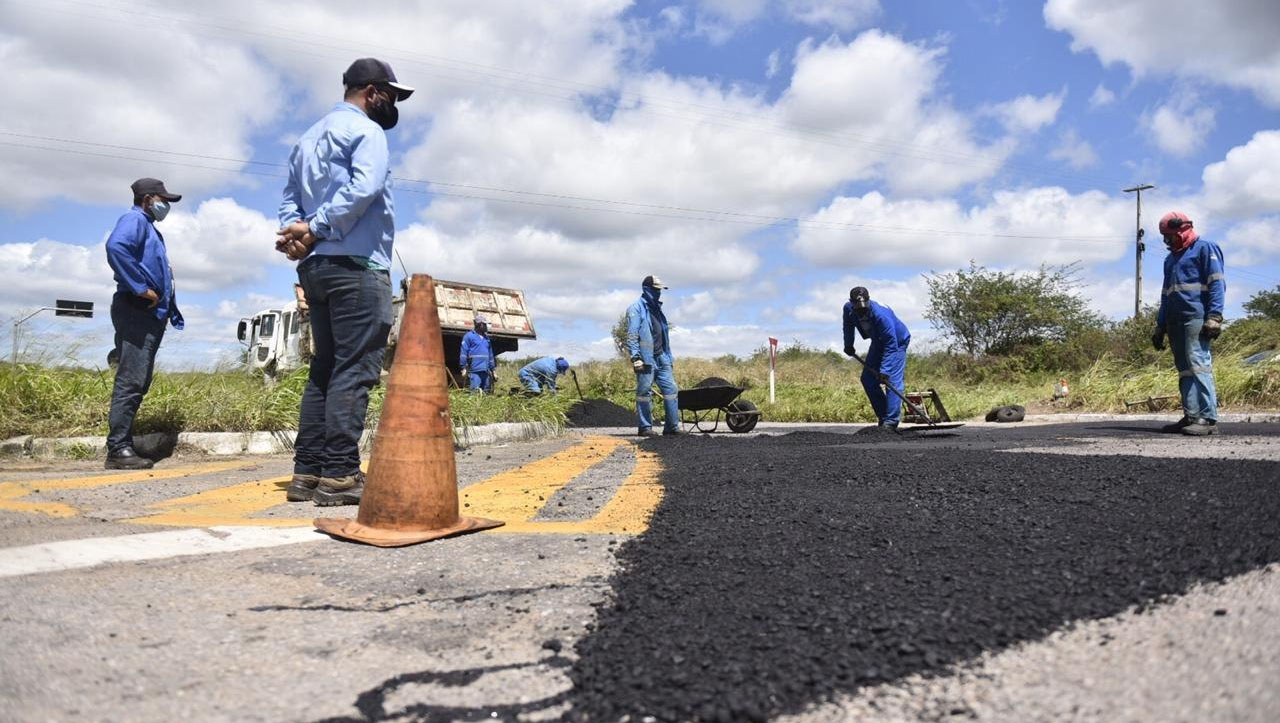   Veja quais as rodovias do Rio Grande do Norte que serão recuperadas. No Programa de Conservação das Estradas Estaduais 2020 serão priorizados os principais eixos rodoviários que ligam o Rio Grande do Norte aos outros estados e que interligam os municípios. Os serviços serão realizados em todas as regiões do Estado.