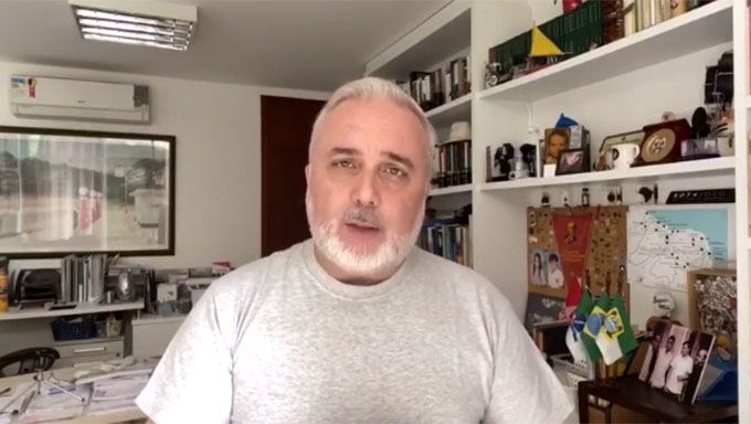   O senador Jean Paul criticou o acordo firmado pela estatal com o Conselho Administrativo de Defesa Econômica (Cade), em que a Petrobras se comprometeu a vender oito refinarias para encerrar uma investigação no órgão.“Esse processo precisa ser esclarecido: o Cade nem chegou a concluir por dominação de mercado. Não chegou a investigar nada, e a Petrobras, sem apresentar defesa, foi logo sacrificando metade do seu parque de refino”, disse.