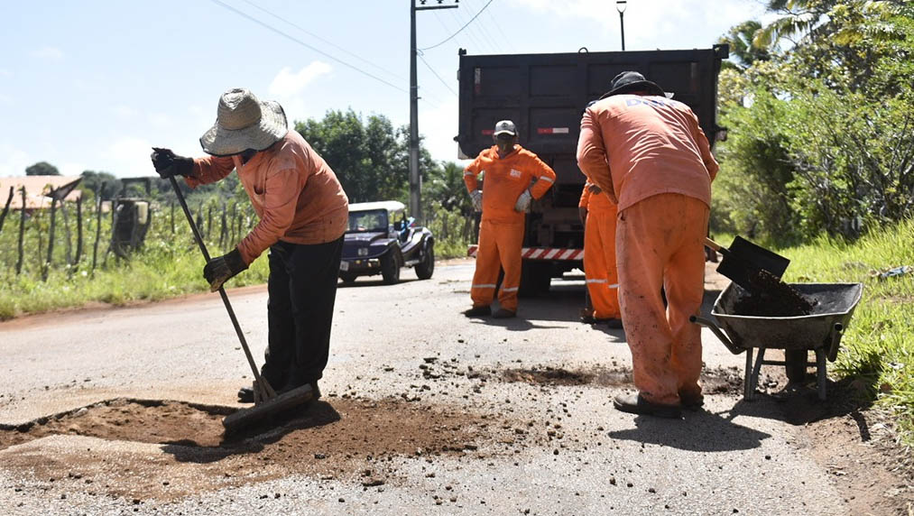   Programa de Conservação das Estradas chega a novos trechos de rodovias do RN. Para dar agilidade aos trabalhos, o Departamento de Estradas de Rodagem (DER-RN) adotou como estratégia, a cada primeiro dia útil da semana, concentrar todas as equipes atuando em uma única rodovia cujos serviços possam ser concluídos em até dois dias.